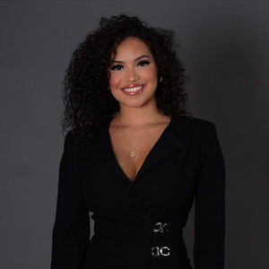 Meet your Posher, Alexandra